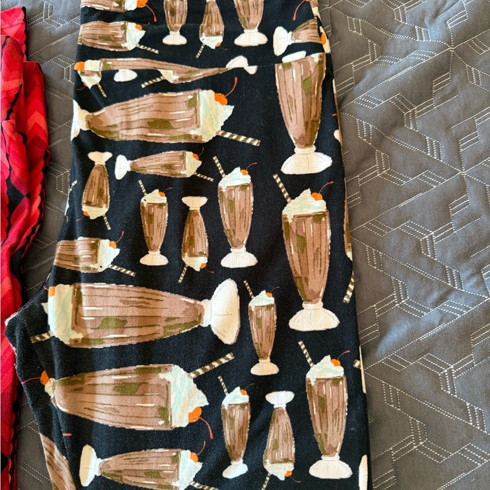 LuLaRoe Black Milkshake Print Leggings